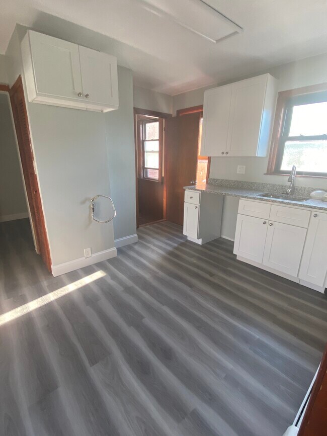 Foto del edificio - 807 E 3rd St