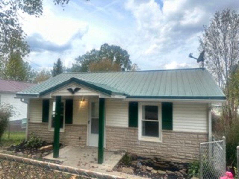 184 Armour Creek Rd, Nitro, WV 25143 House Rental in Nitro, WV