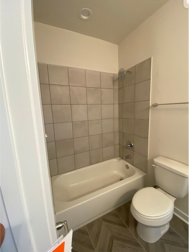 Bathroom - 211 Utah St