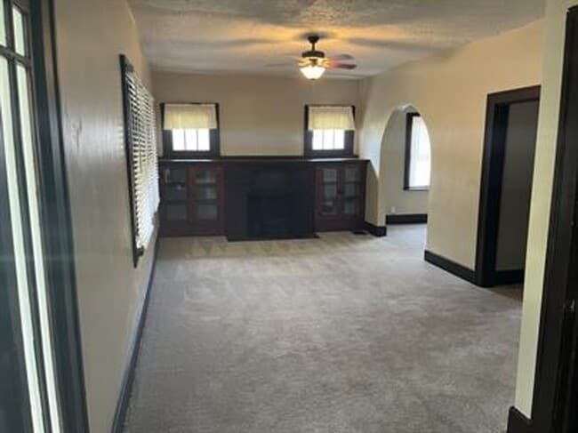 Photo - 3907 Northwestern Pkwy Apartment