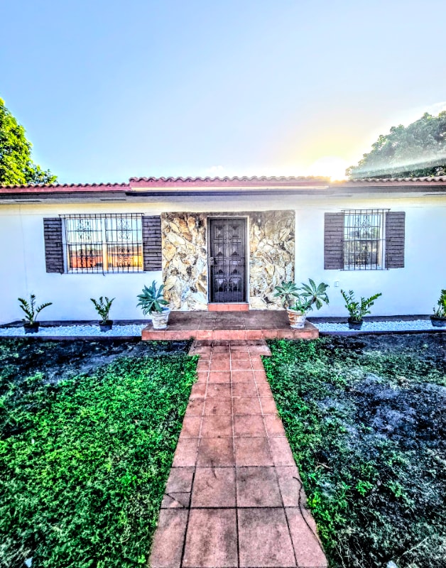 Foto del edificio - 5451 SW 5th Terrace