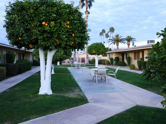 Building Photo - 10941 W Santa Fe Dr