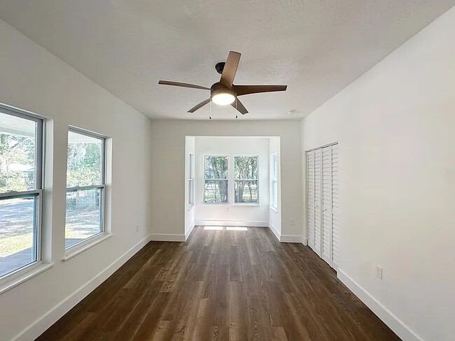 Foto del edificio - 1009 NW 6th Ave