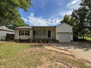 Building Photo - 22 E 53rd Pl