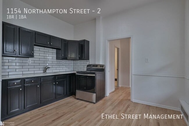 Building Photo - 1154 Northampton St