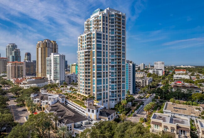 Foto del edificio - 400 NE Beach Dr