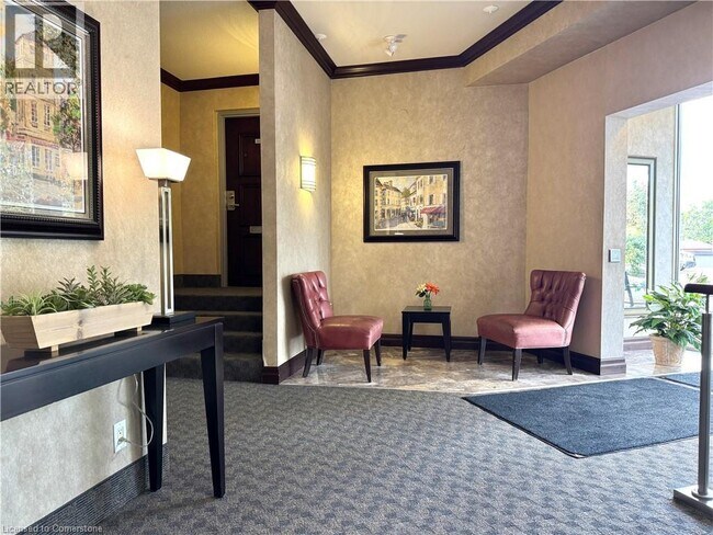 Photo du bâtiment - 250 Glenridge Dr