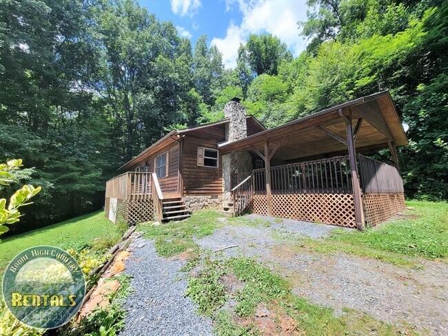 Foto del edificio - 3/2 One-Level Living Cabin in A Serene Setting!