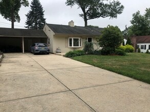 Building Photo - 344 Andover Rd