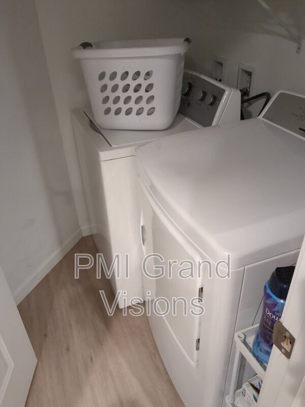 Foto del edificio - 1401 W North 4th St