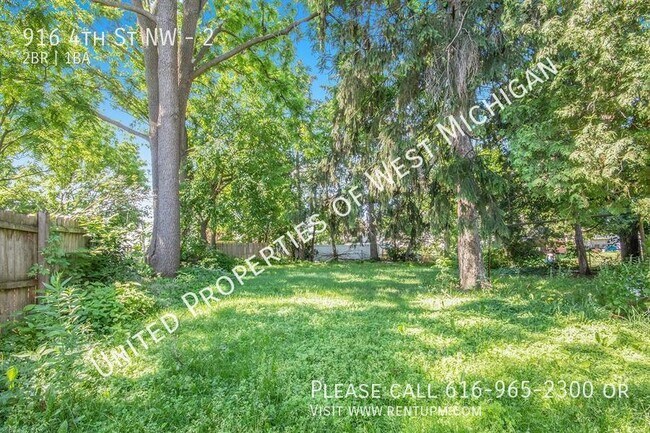Building Photo - Available Now | Spacious 2 Bedroom Upper A...