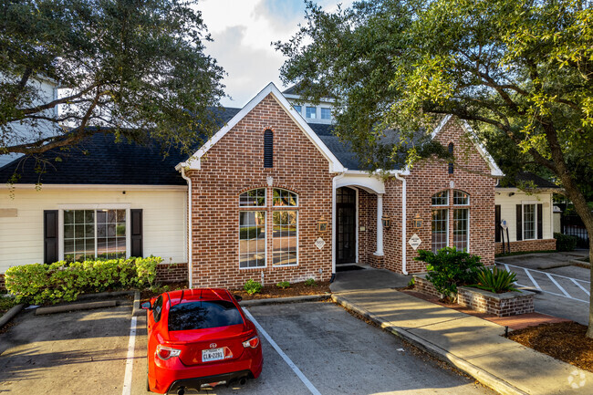 Foto del edificio - Piney Point Place Townhomes