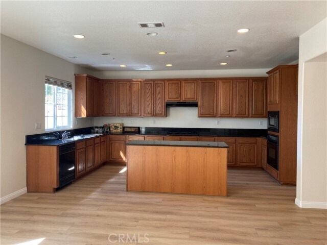 Foto del edificio - 15597 Brewer Ln