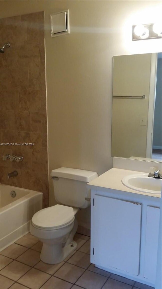 Building Photo - 9457 Palm Cir N