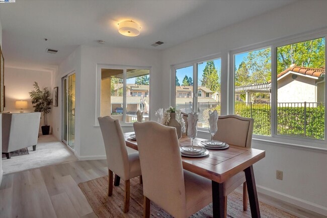 Building Photo - 337 Chris Common