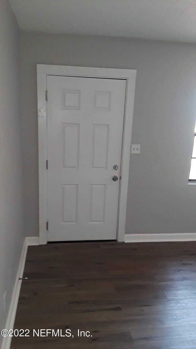 Building Photo - 5223 Pennant Dr