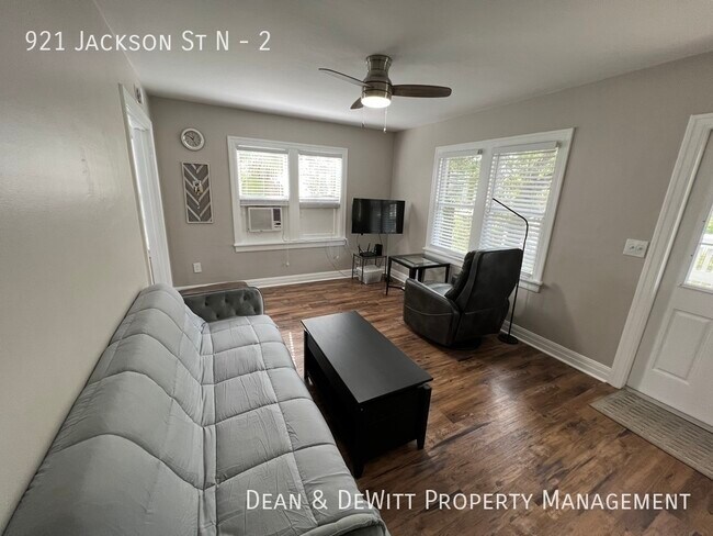 Foto del edificio - 921 Jackson St N