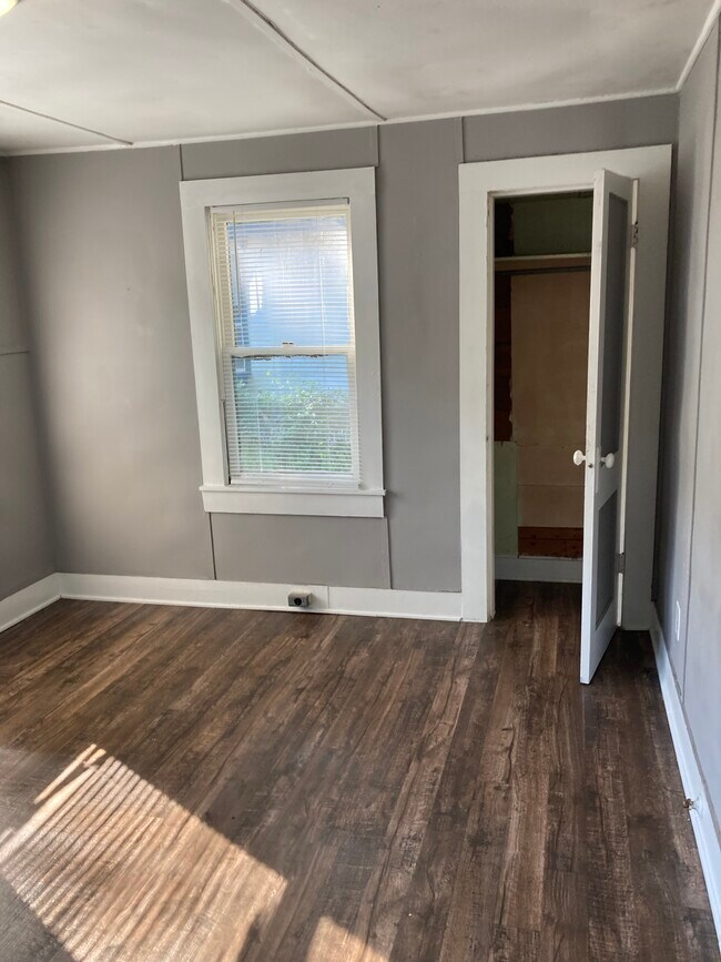 Foto del edificio - 524 Elder St