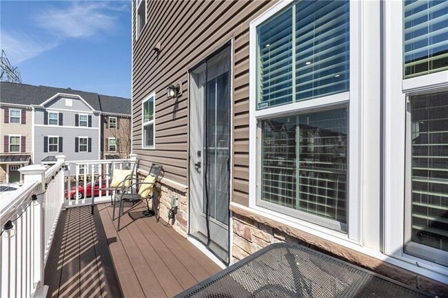 Building Photo - 600 Amarth Ln