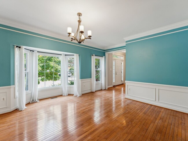 Building Photo - Stunning 4-Bed, 4.5-Bath Colonial Brick Ho...