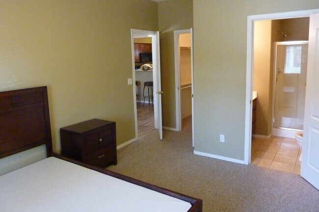 Front BR - 510 W University Dr