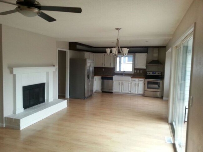 Foto del edificio - 4 Bedroom Ranch Style Home - Woodgate Subdivision