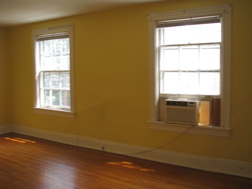 Building Photo - 113 13th St NW