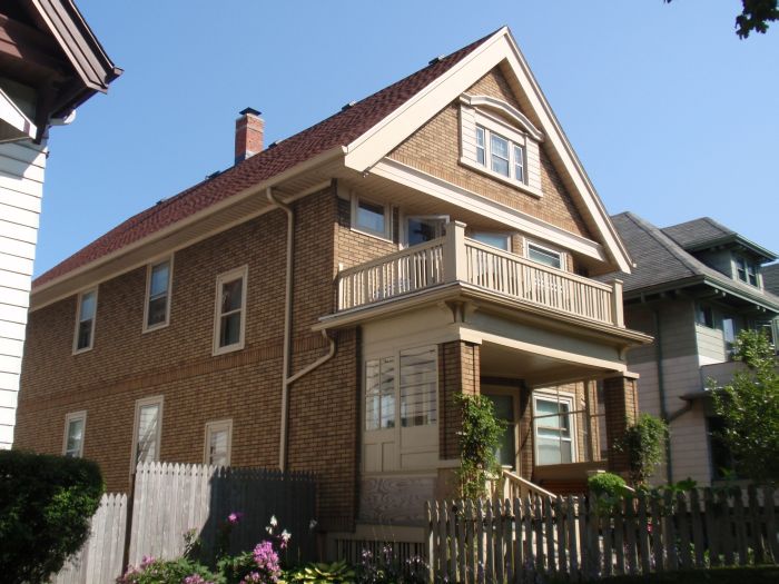 Primary Photo - 3316-3318 N Oakland Ave