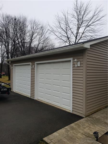 Building Photo - 315 Sawmill Run Rd