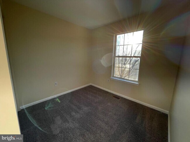 Building Photo - 45277 Keyport Ct