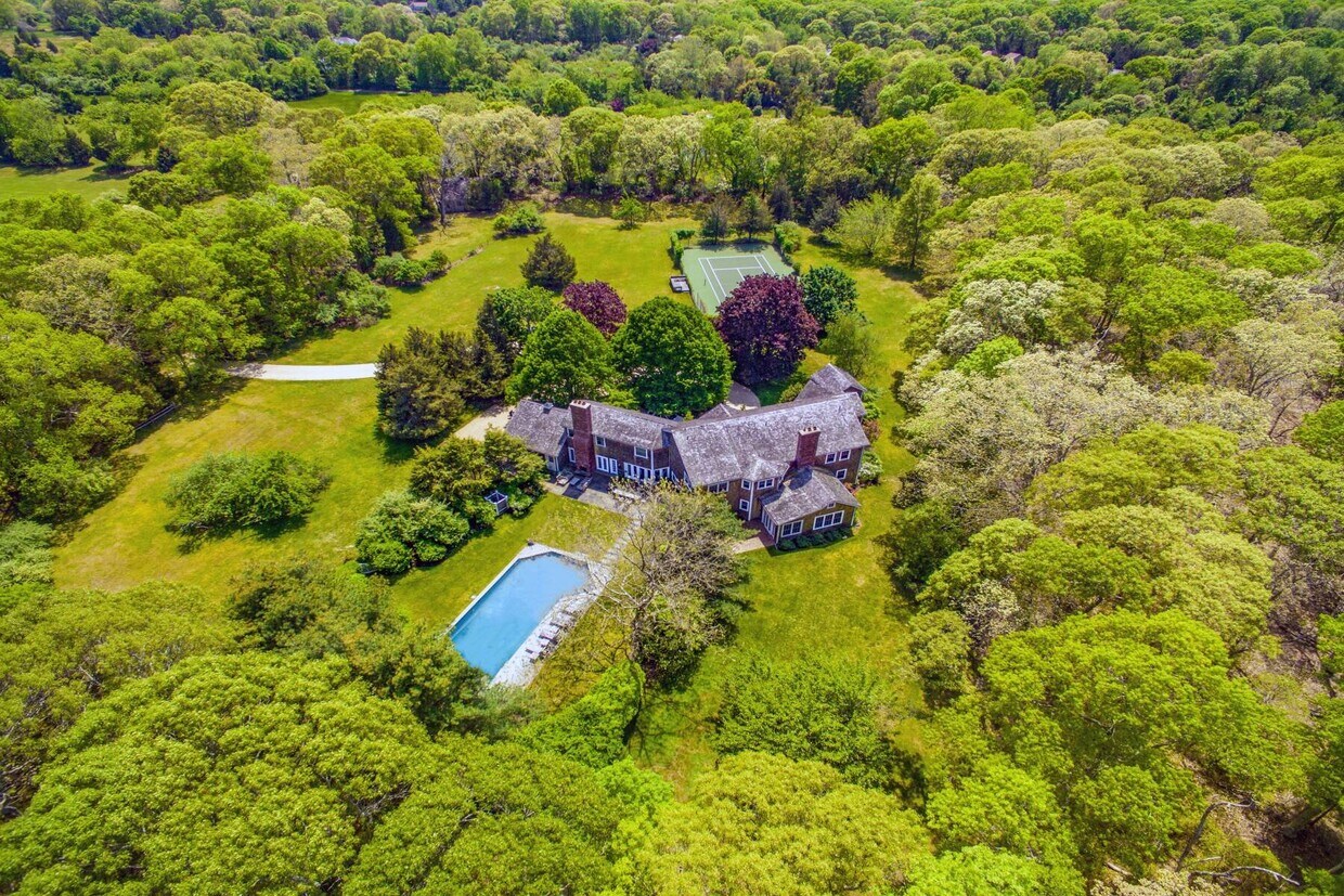 Primary Photo - 28 Farm House Ln