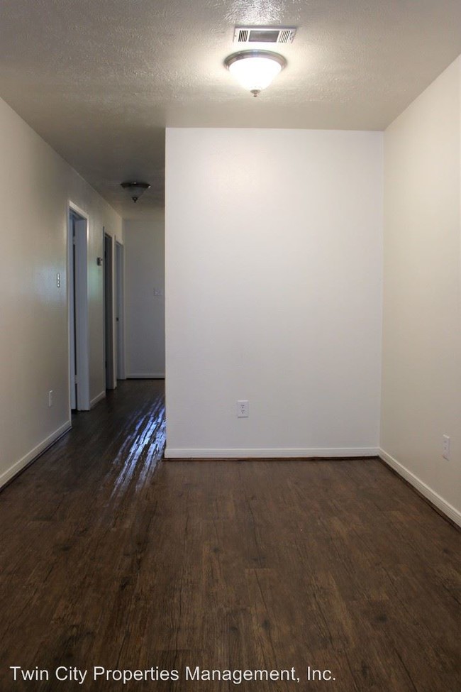 Building Photo - 3600 Western St
