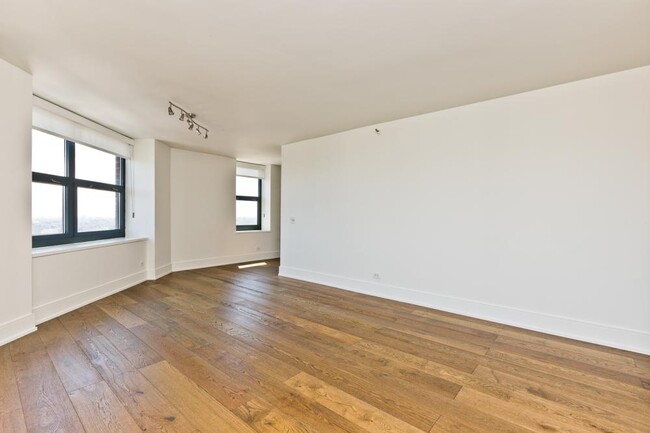 Foto del edificio - 1 bedroom in Chicago IL 60613