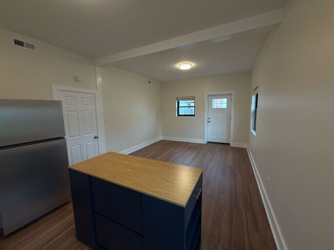 Foto del edificio - 345-347 W Penn St
