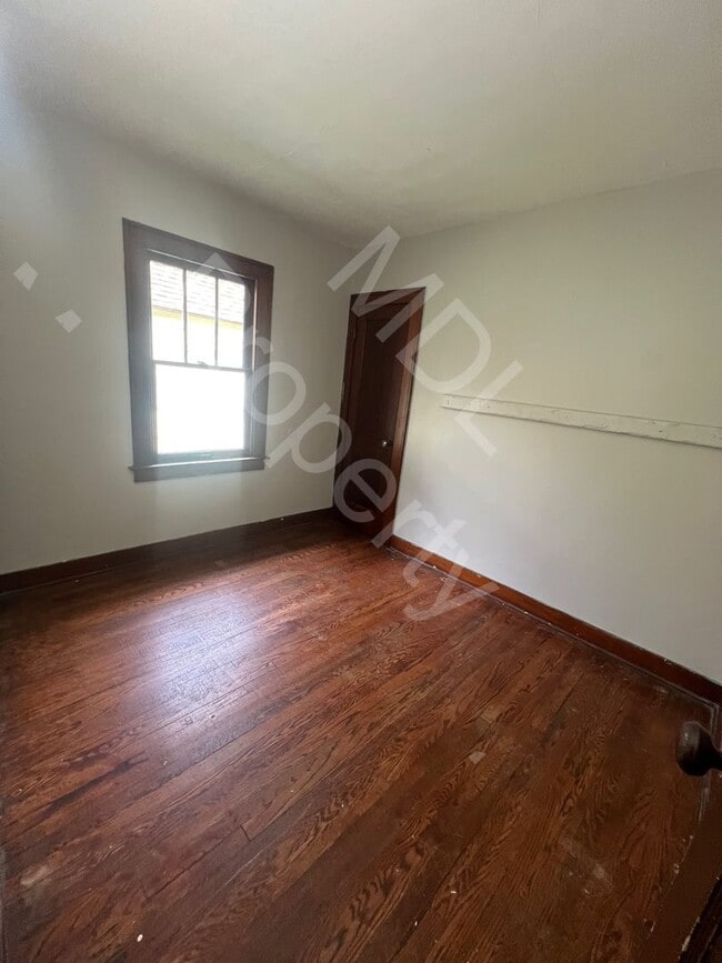 Building Photo - 3 bed 1 bath Saginaw home