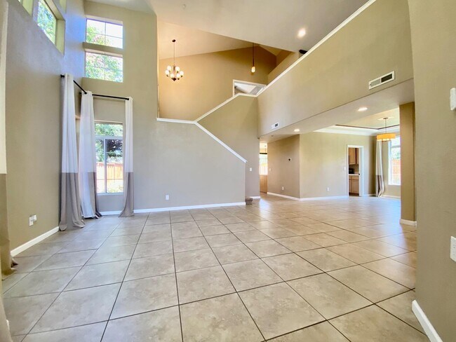 Building Photo - 17641 River Run Rd