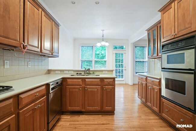 Photo - Luxurious 3BR Townhome in Atlanta