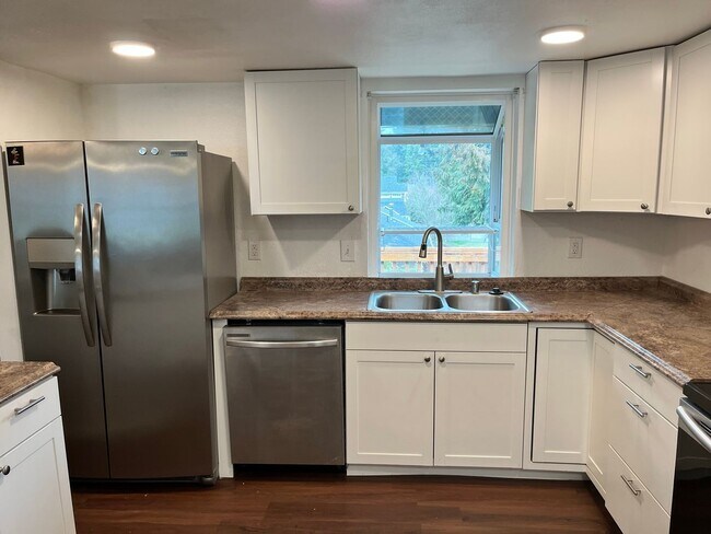 Foto del edificio - Room for Everyone in This Bright & Spaciou...