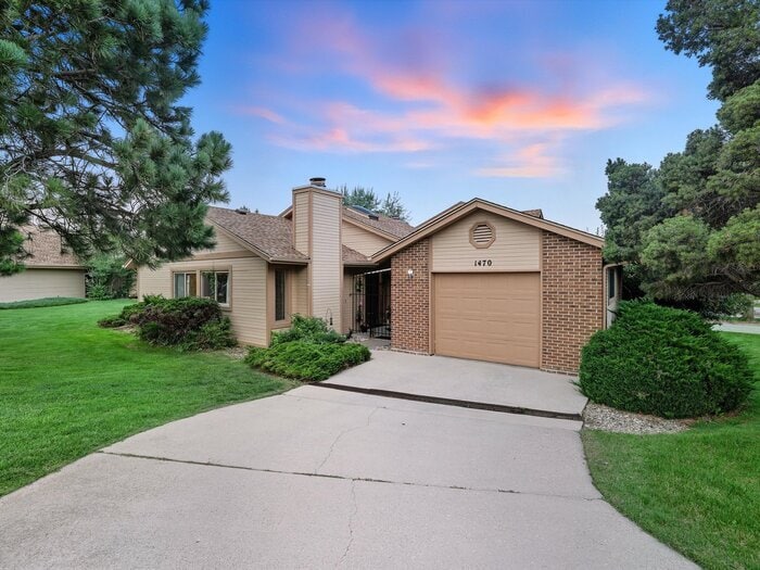 Primary Photo - 1470 Vondelpark Dr