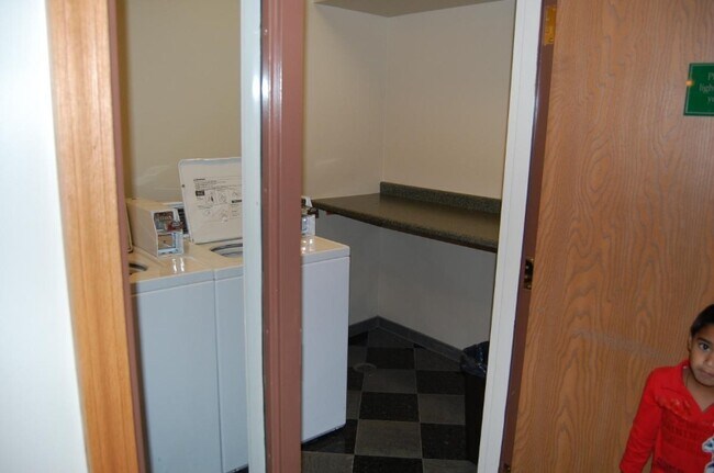 Building Photo - 1840 Huntington Blvd