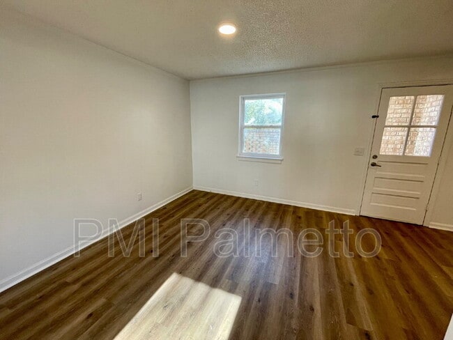 Foto del edificio - 1340 Cactus Ave