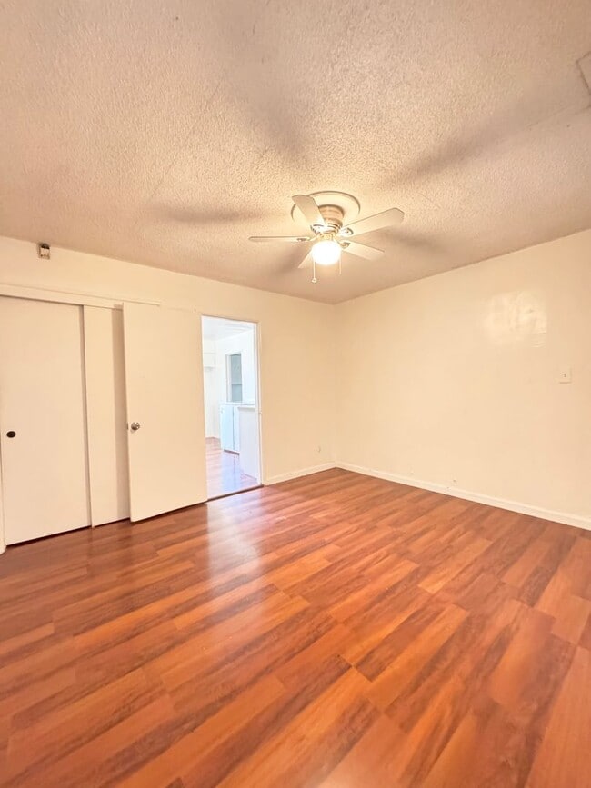 Building Photo - NE Home with pool for rent