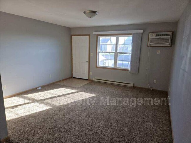 Building Photo - 1102 Carrie Ln
