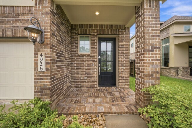 Building Photo - 4926 Chester Lk Ln
