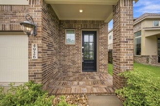Building Photo - 4926 Chester Lk Ln