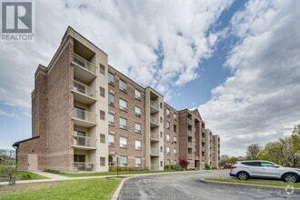 Building Photo - 8335 Wyandotte St E