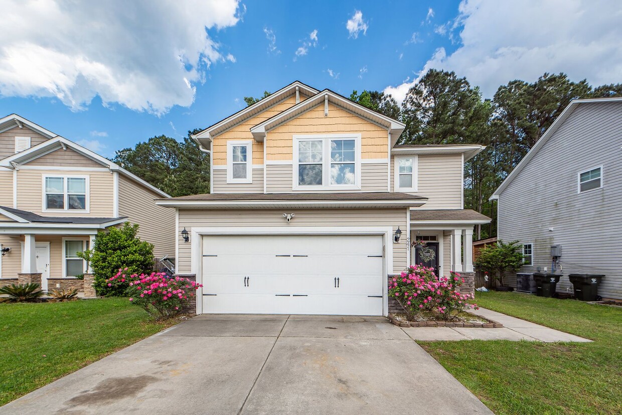 Foto principal - 3 Bedroom 2.5 Bath Single Family Home in S...