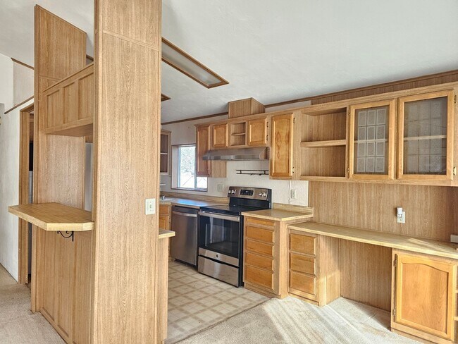 Building Photo - 13973applelane.is4lease.com