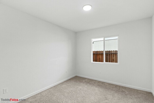 Foto del edificio - **** MOVE IN SPECIAL- 1/2 OFF FIRST MONTH RENT ****