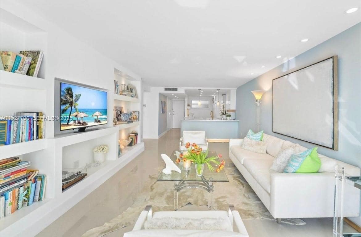 Foto principal - 3580 S Ocean Blvd